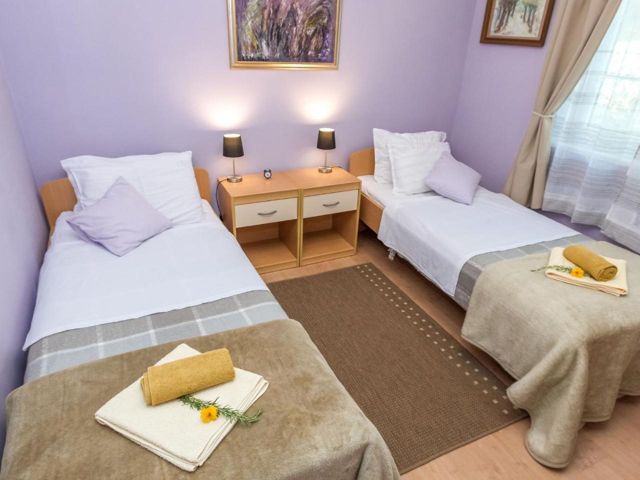 Spacious Holiday Home In Molat With Pool Brgulje Bagian luar foto